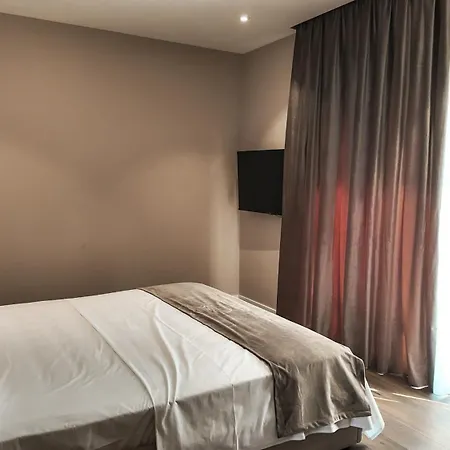 Platinium Szálloda 4*